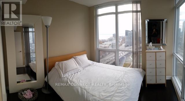 3003 - 11 Brunel Court, Toronto, Ontario  M5V 3Y3 - Photo 4 - C13134226