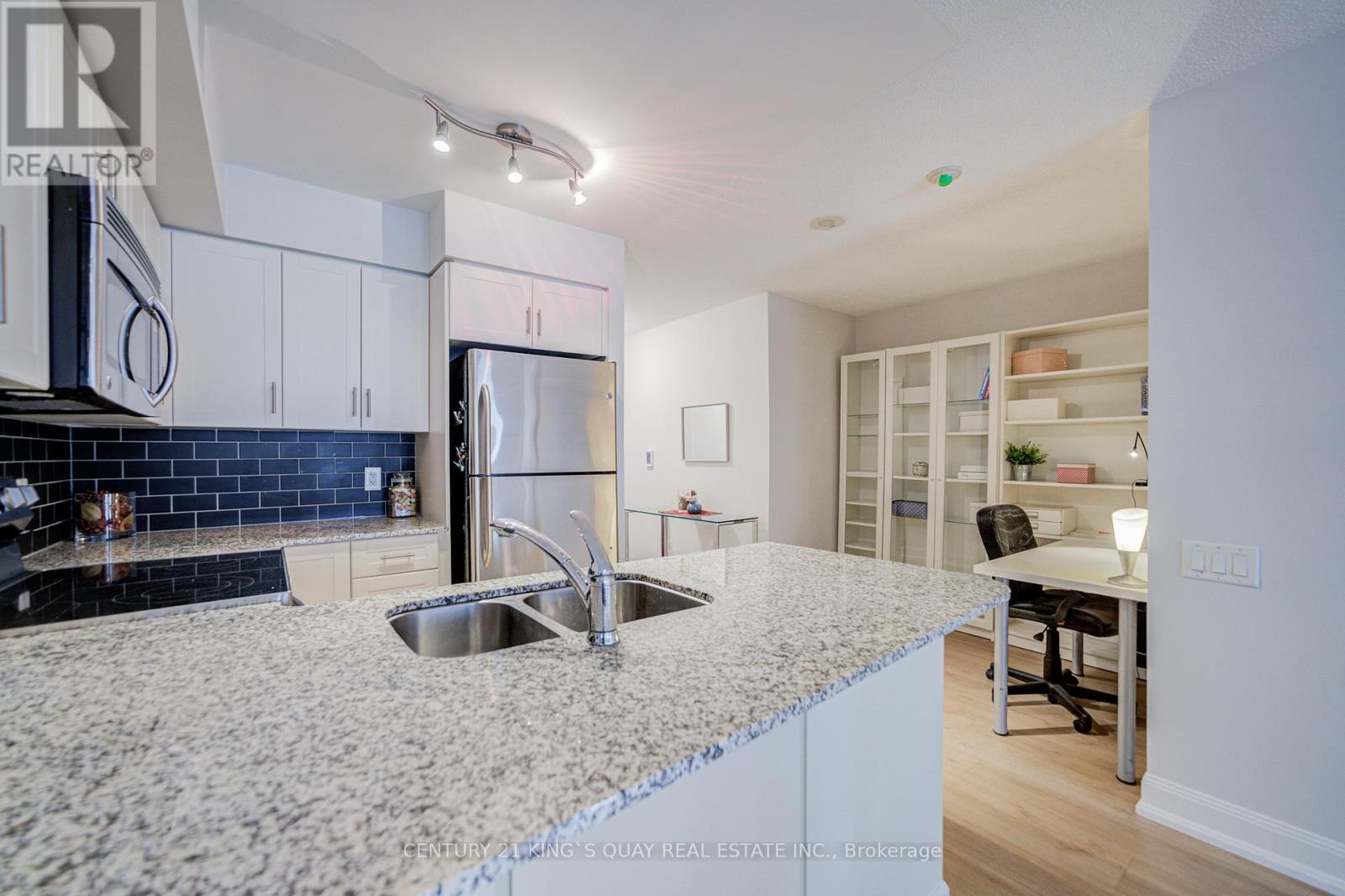 2403 - 2181 Yonge Street, Toronto, Ontario M4S 3H7 - Photo 12 - C13134284
