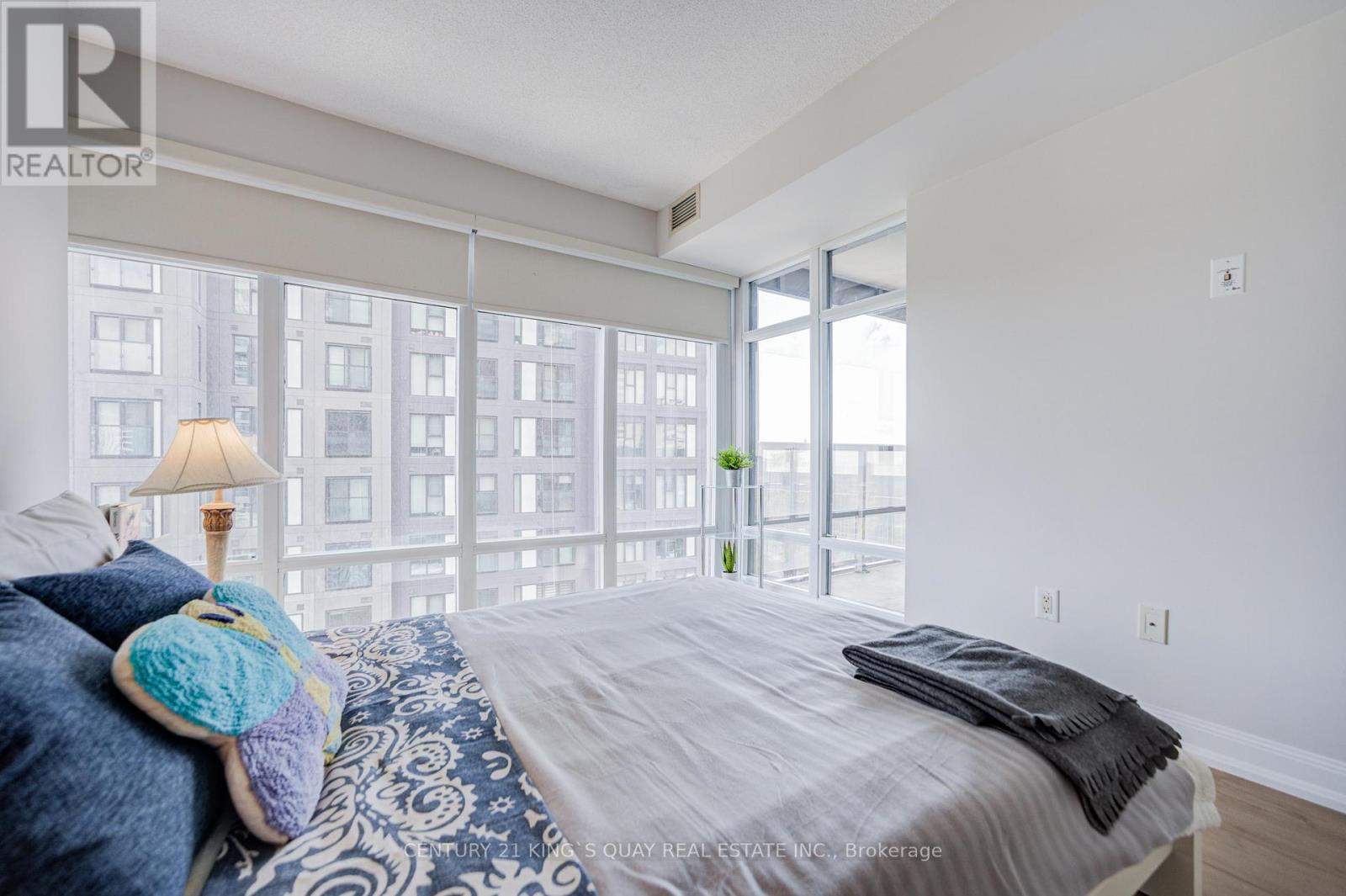 2403 - 2181 Yonge Street, Toronto, Ontario M4S 3H7 - Photo 17 - C13134284