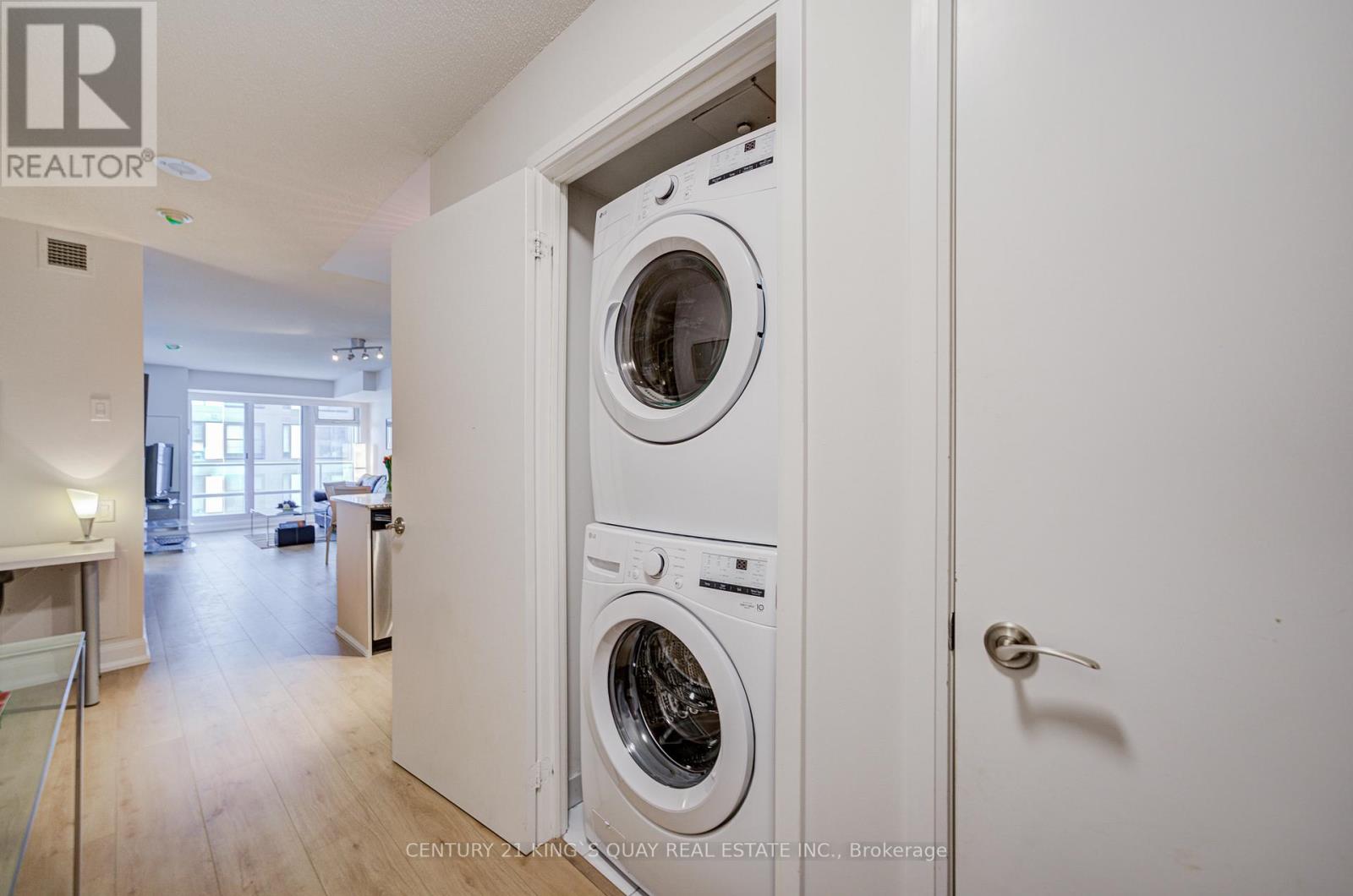 2403 - 2181 Yonge Street, Toronto, Ontario M4S 3H7 - Photo 21 - C13134284