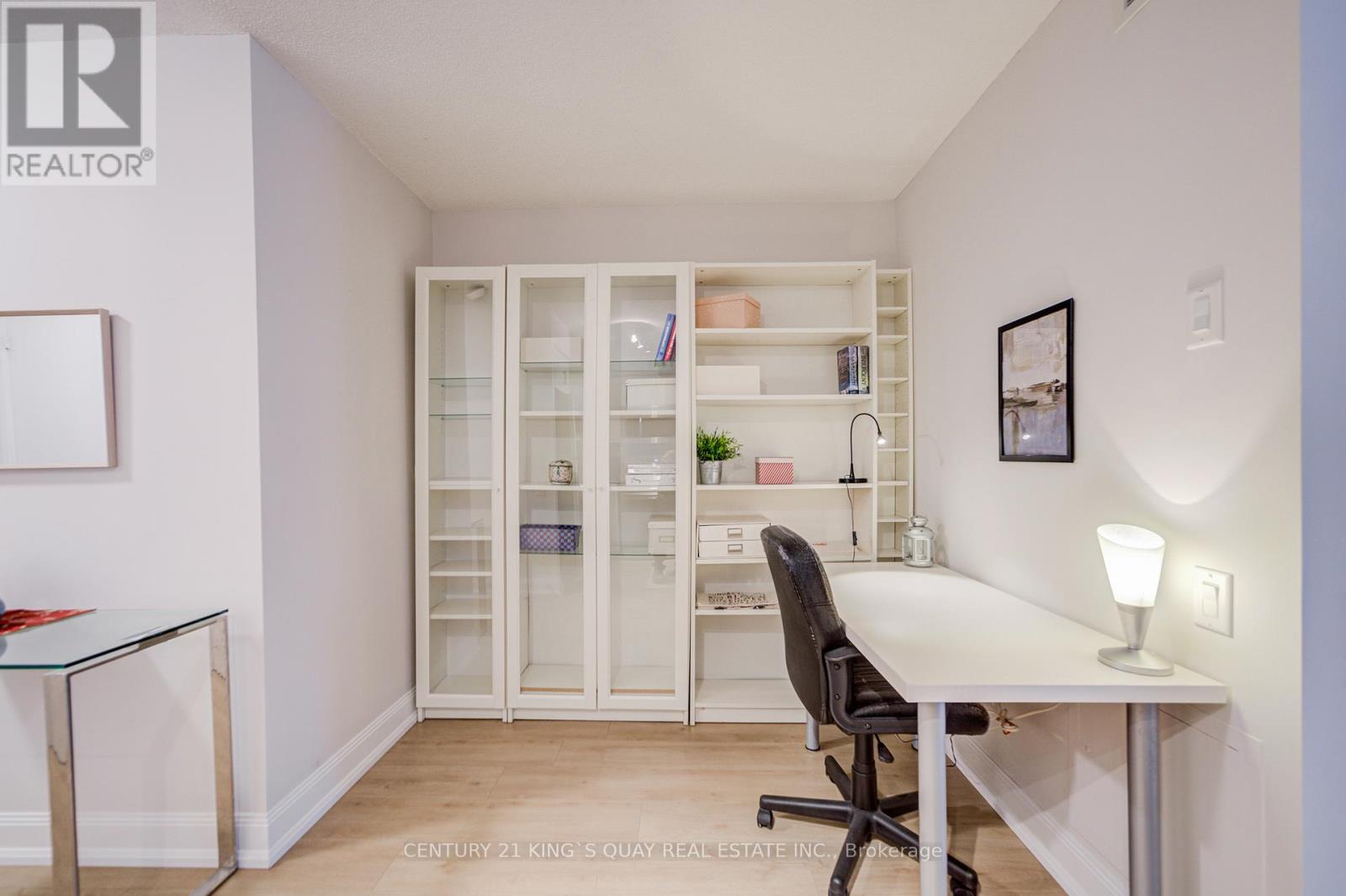 2403 - 2181 Yonge Street, Toronto, Ontario M4S 3H7 - Photo 8 - C13134284
