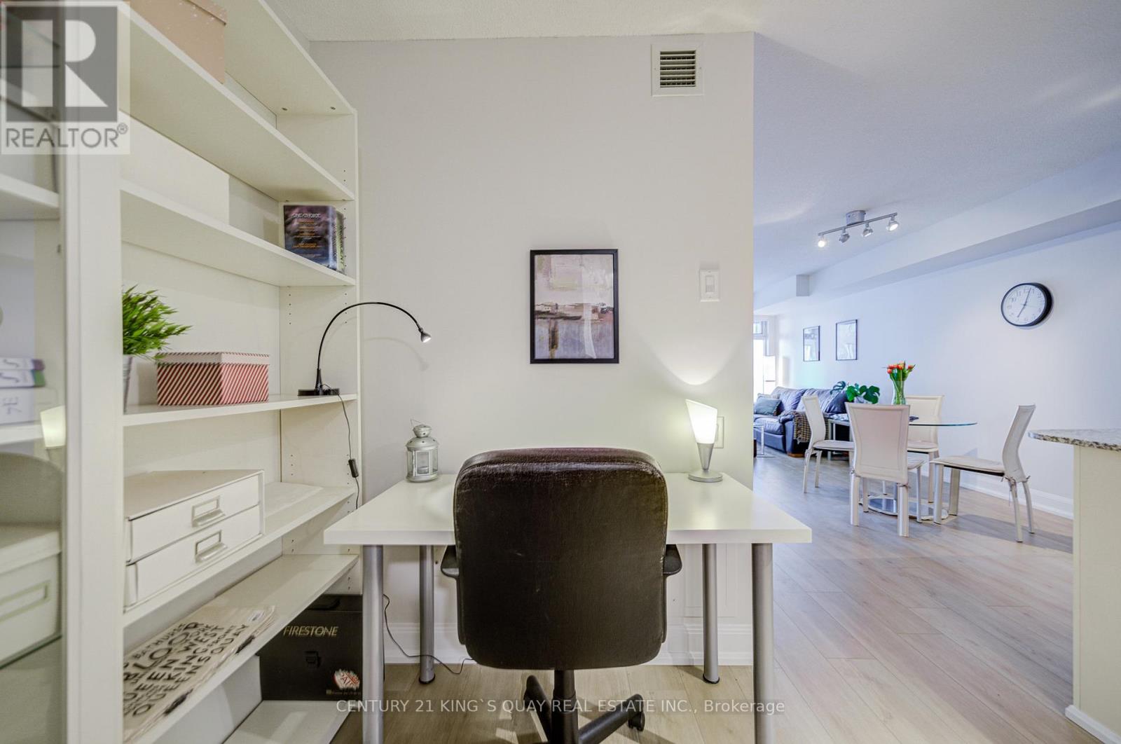 2403 - 2181 Yonge Street, Toronto, Ontario M4S 3H7 - Photo 9 - C13134284