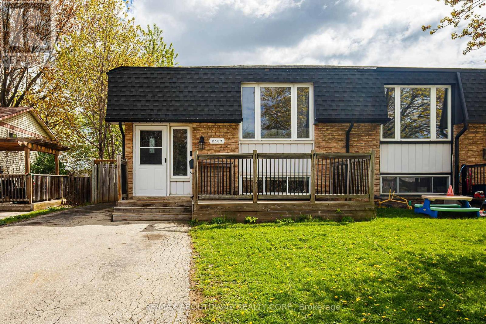 2367 MIDDLESMOOR CRESCENT, Burlington, Ontario