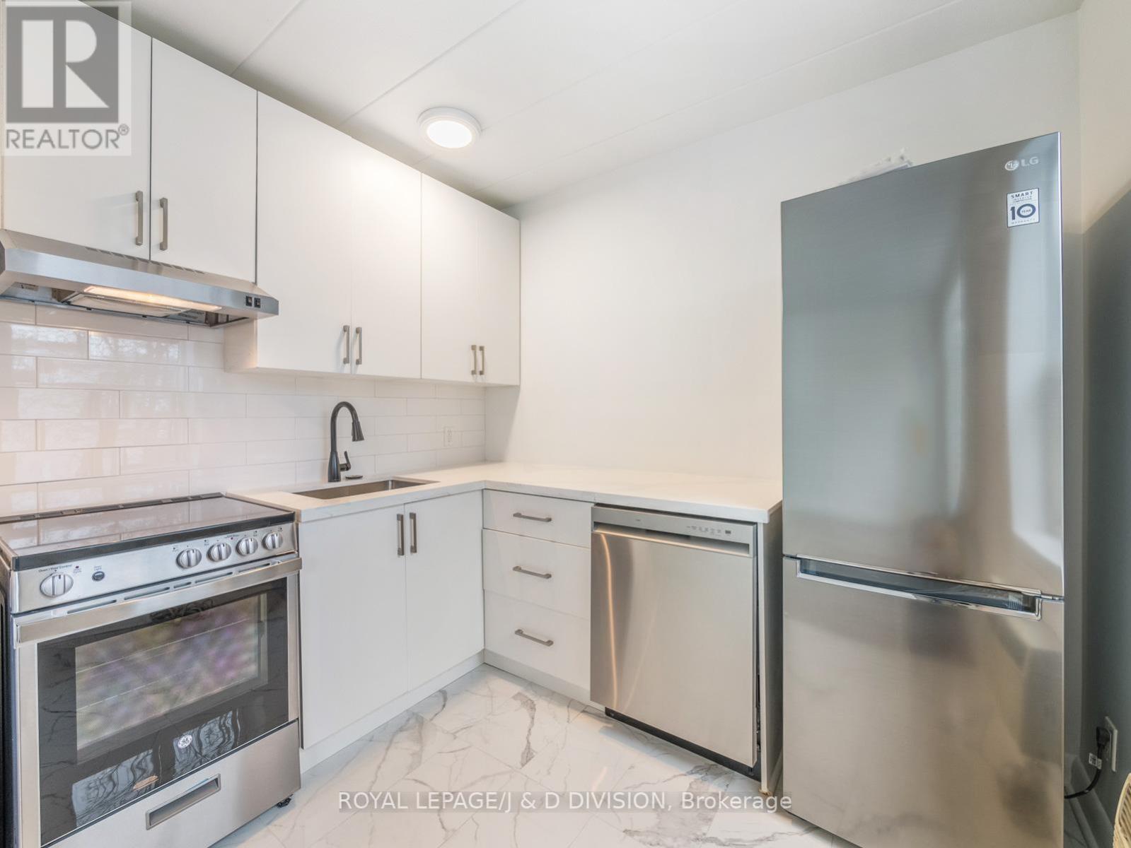 102 - 325 Sammon Avenue, Toronto, Ontario  M4J 2A1 - Photo 3 - E13134254