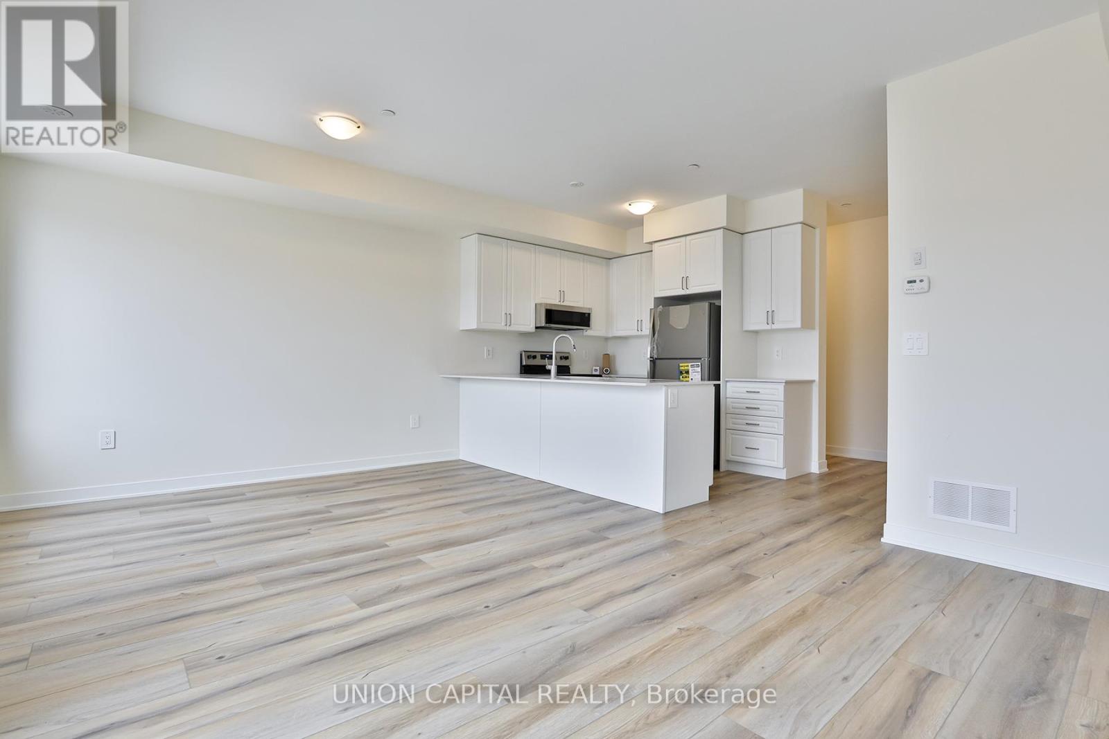 330 - 1695 Dersan Street, Pickering, Ontario  L1X 0S9 - Photo 3 - E13134260