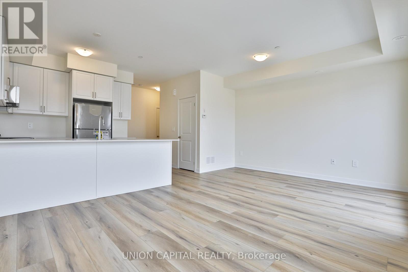330 - 1695 Dersan Street, Pickering, Ontario  L1X 0S9 - Photo 4 - E13134260