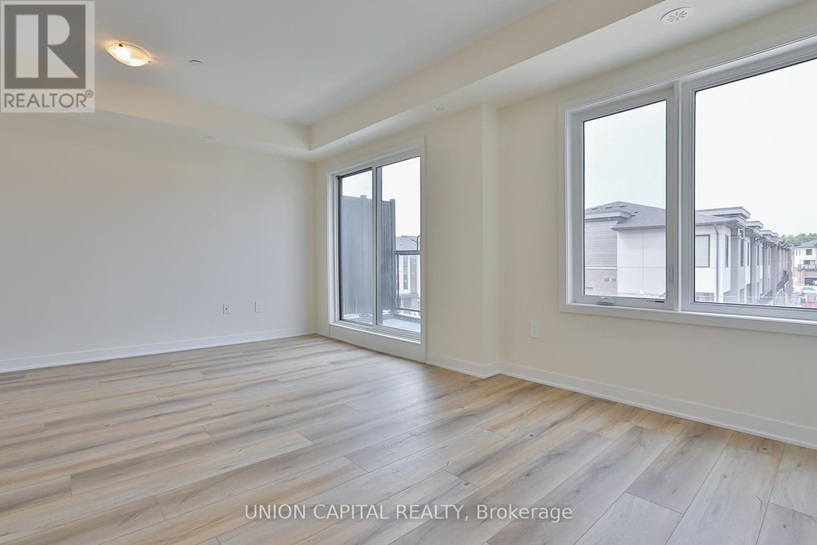 330 - 1695 Dersan Street, Pickering, Ontario  L1X 0S9 - Photo 5 - E13134260