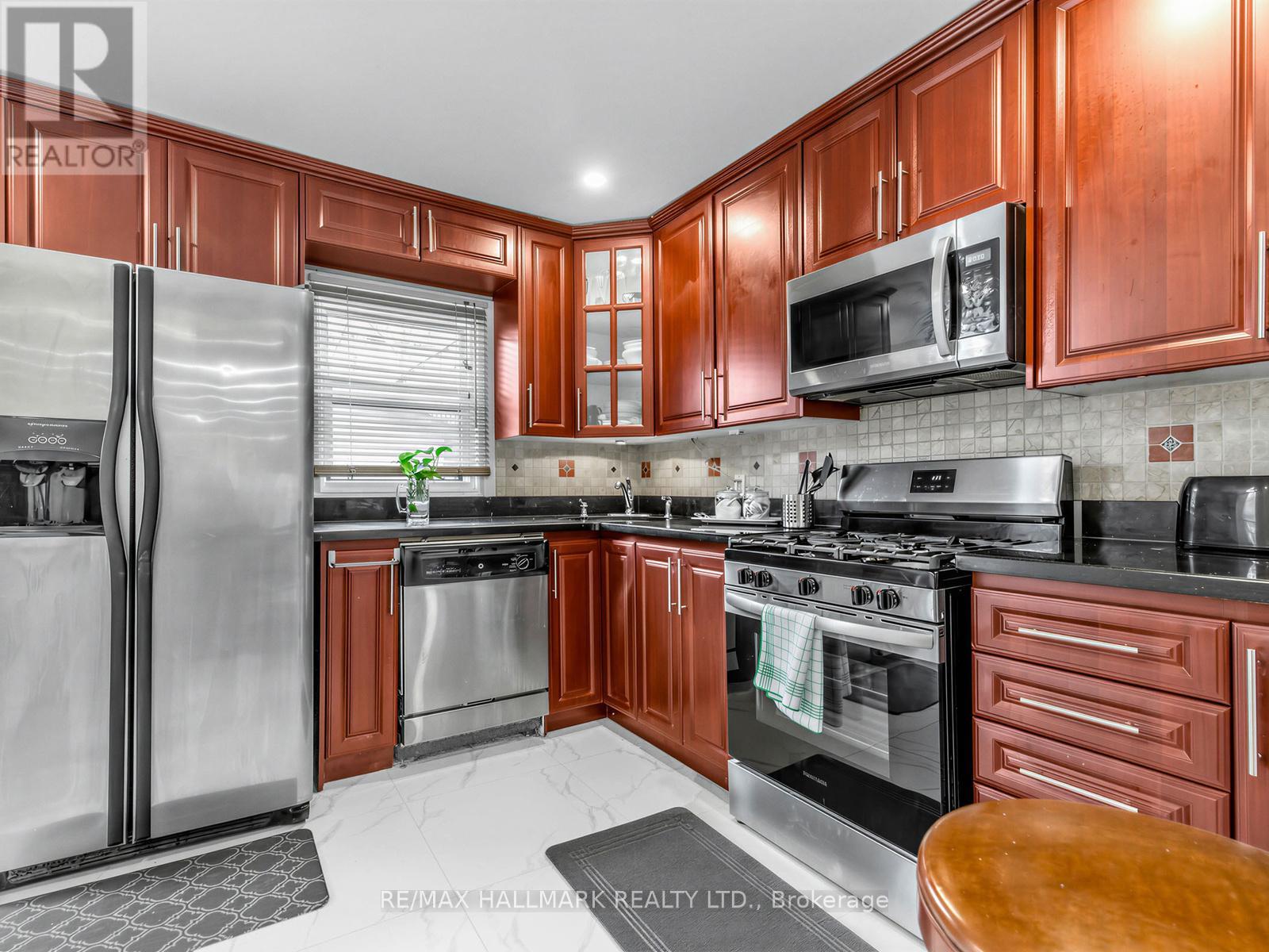 64 Donlands Avenue, Toronto, Ontario  M4J 3N8 - Photo 11 - E13134298