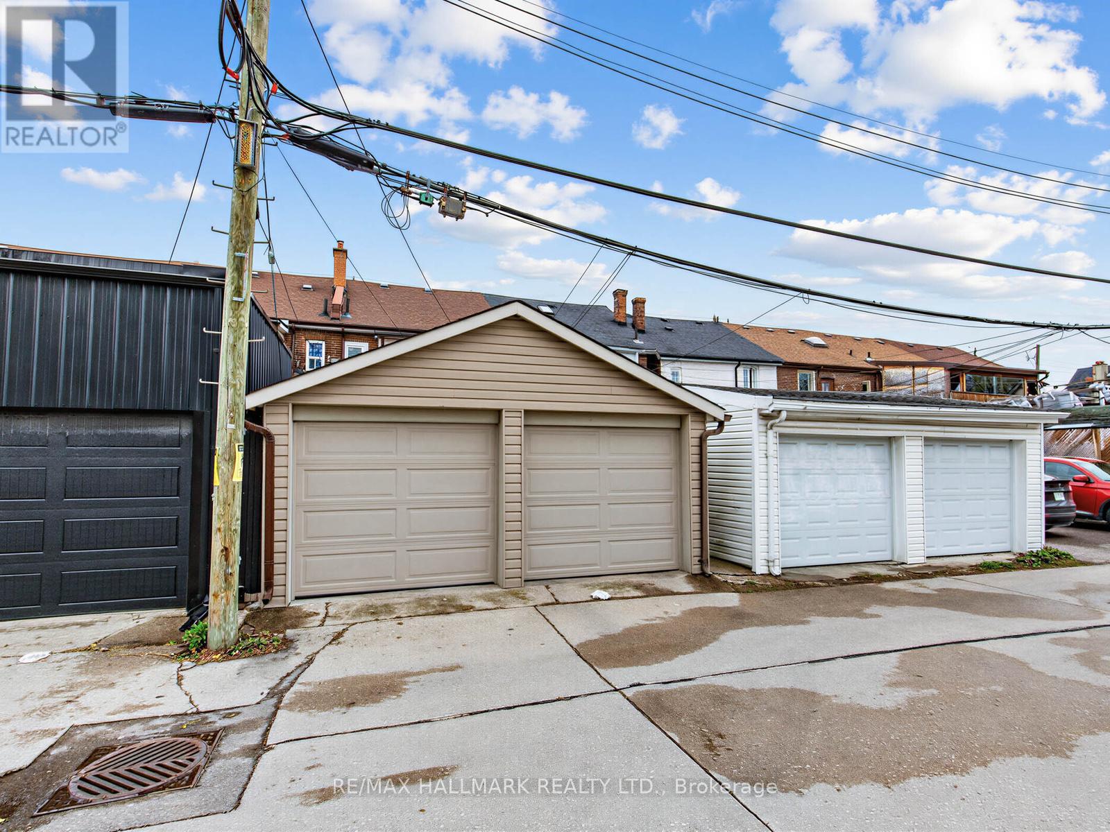 64 Donlands Avenue, Toronto, Ontario  M4J 3N8 - Photo 3 - E13134298