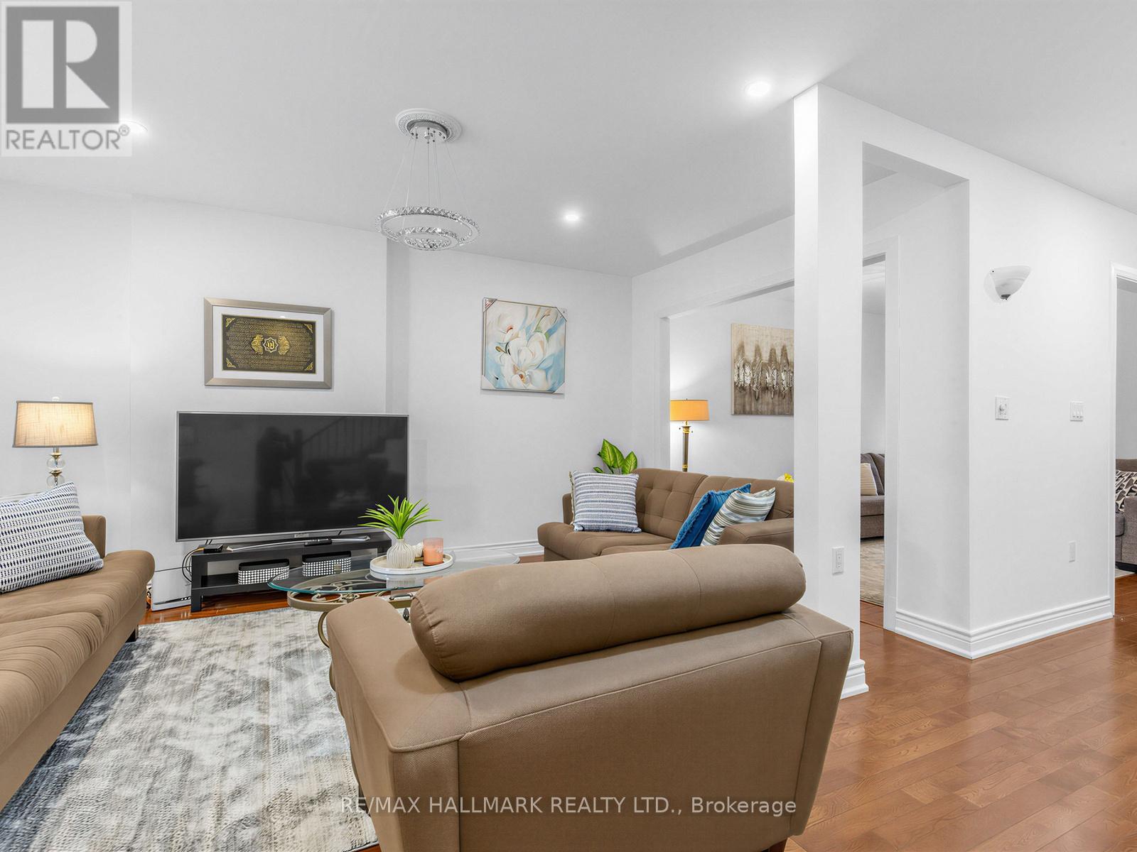 64 Donlands Avenue, Toronto, Ontario  M4J 3N8 - Photo 6 - E13134298
