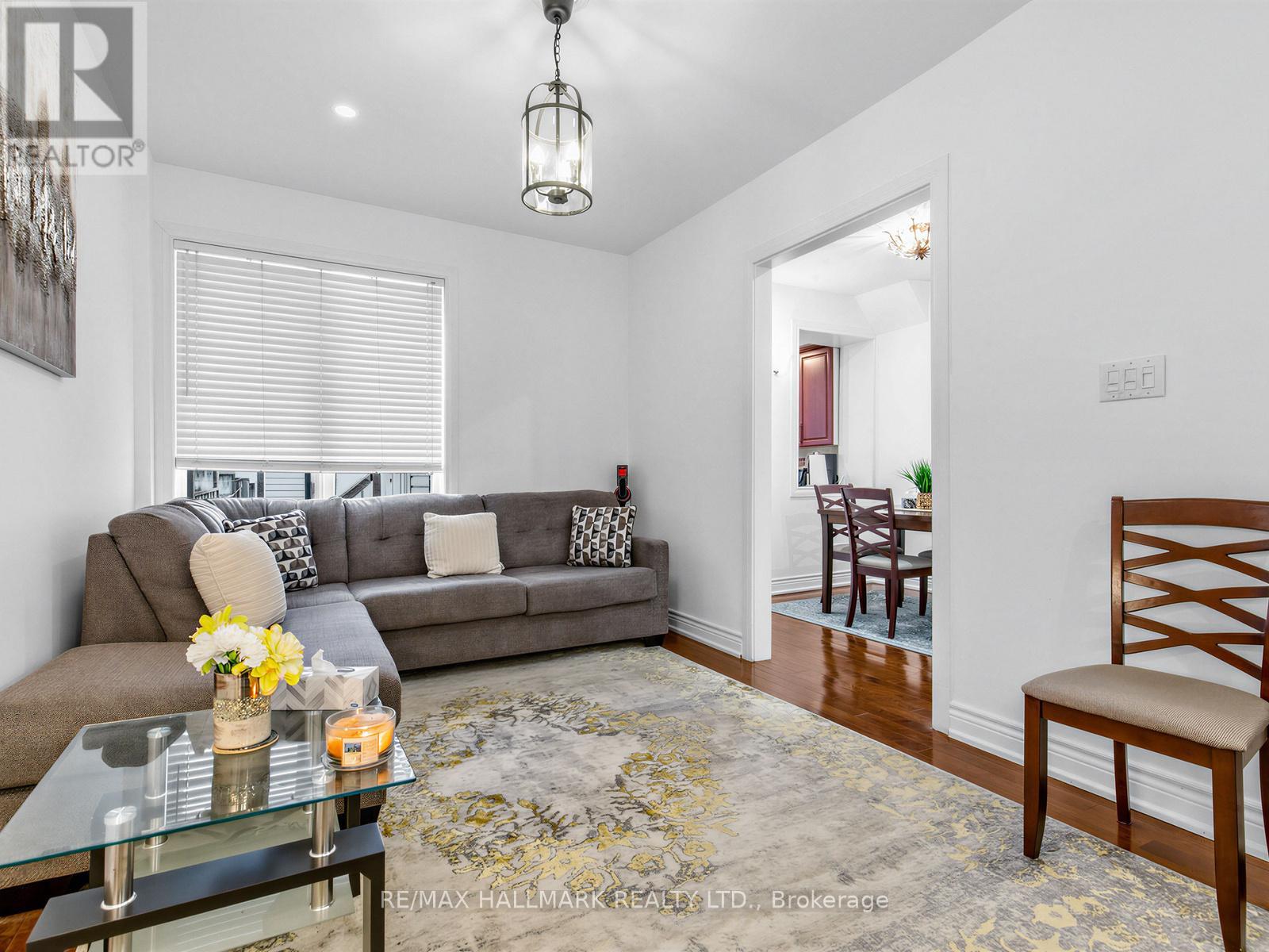 64 Donlands Avenue, Toronto, Ontario  M4J 3N8 - Photo 8 - E13134298