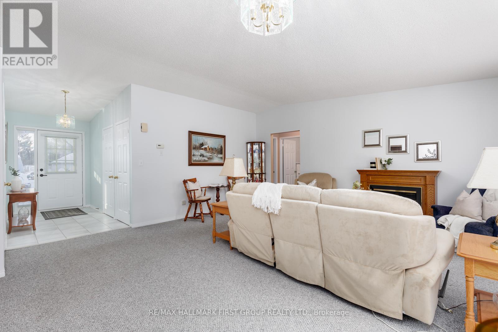5a Fairway Drive, Clarington, Ontario  L1B 1B6 - Photo 8 - E13134366