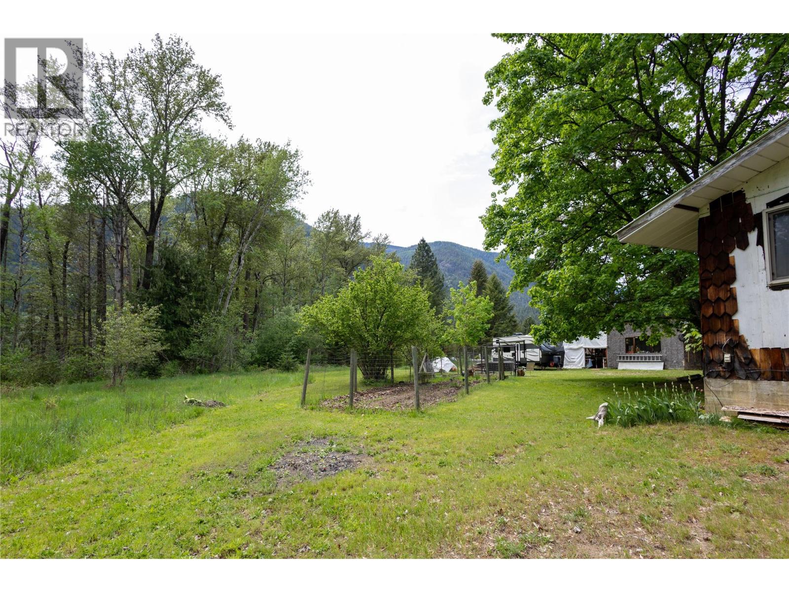 3637 6 Highway, Passmore, British Columbia  V0G 2J0 - Photo 43 - 10387293