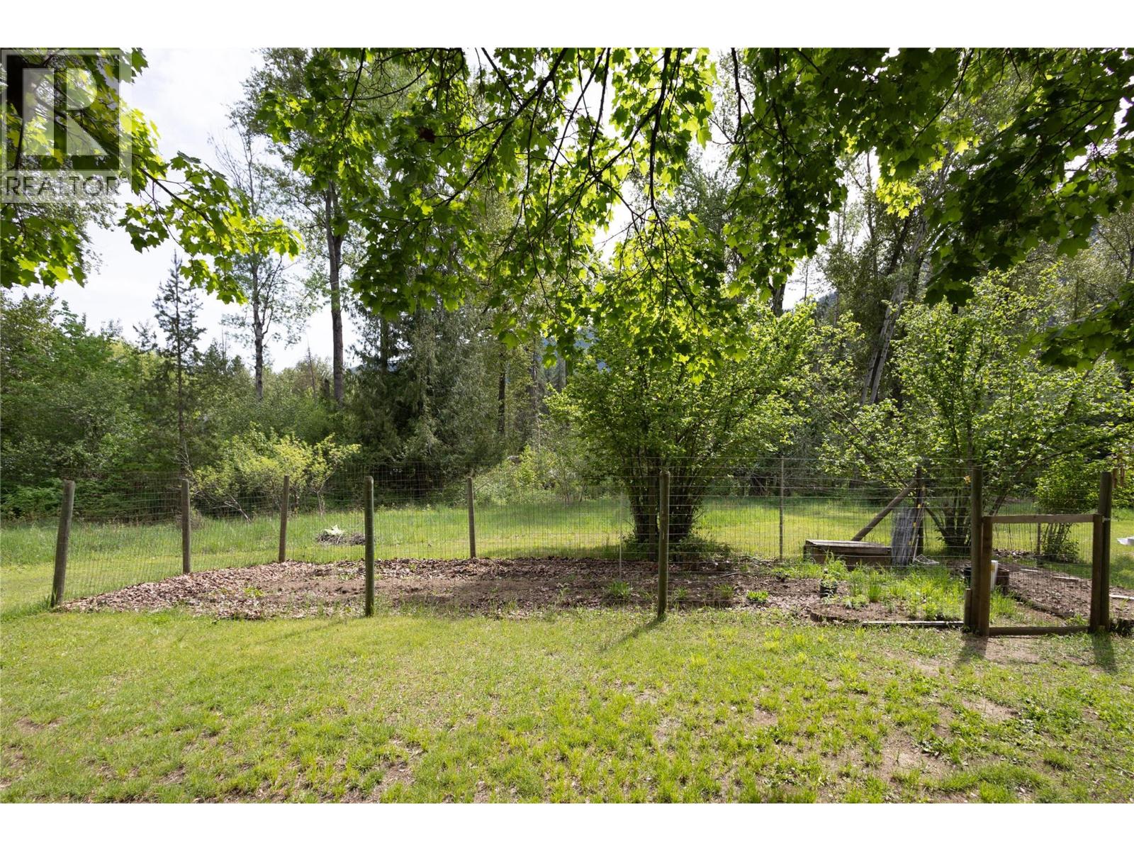 3637 6 Highway, Passmore, British Columbia  V0G 2J0 - Photo 44 - 10387293