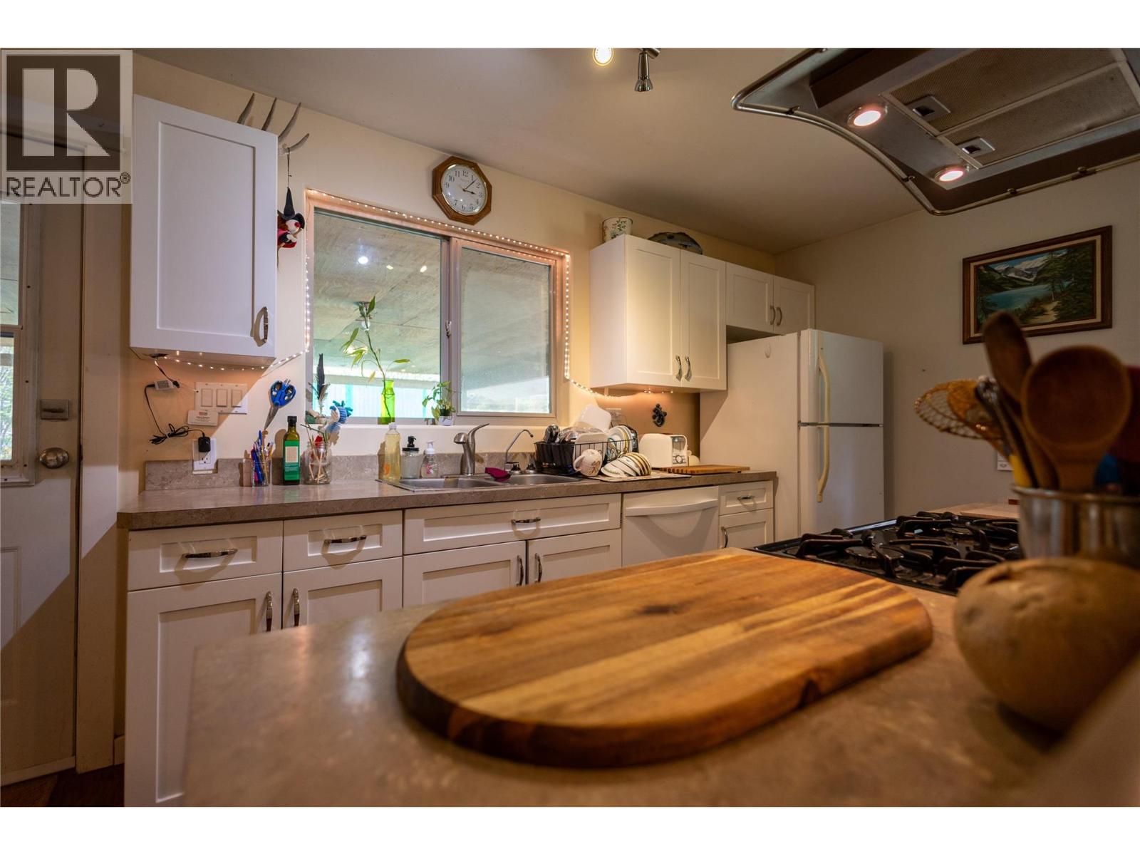3637 6 Highway, Passmore, British Columbia  V0G 2J0 - Photo 9 - 10387293