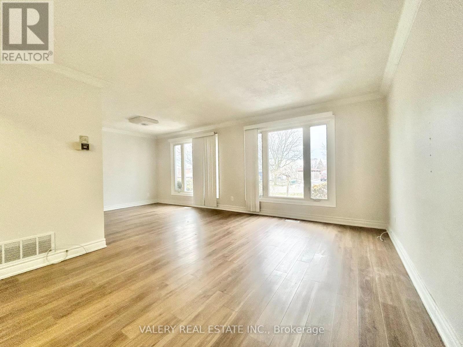 Main - 69 Maplegrove Avenue, Bradford West Gwillimbury (Bradford), Ontario  L3Z 1R9 - Photo 4 - N13134266