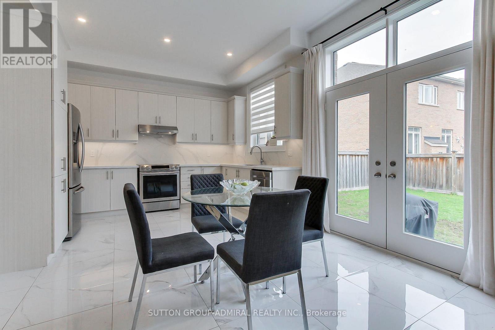 249 Inverness Way, Bradford West Gwillimbury (Bradford), Ontario  L3Z 0W7 - Photo 11 - N13134322