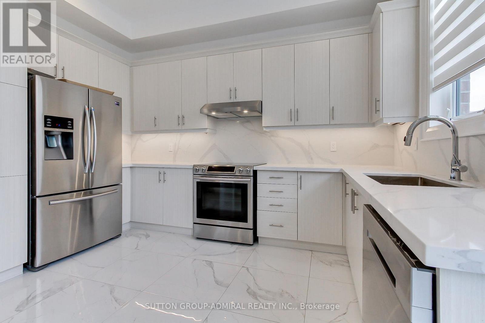 249 Inverness Way, Bradford West Gwillimbury (Bradford), Ontario  L3Z 0W7 - Photo 7 - N13134322
