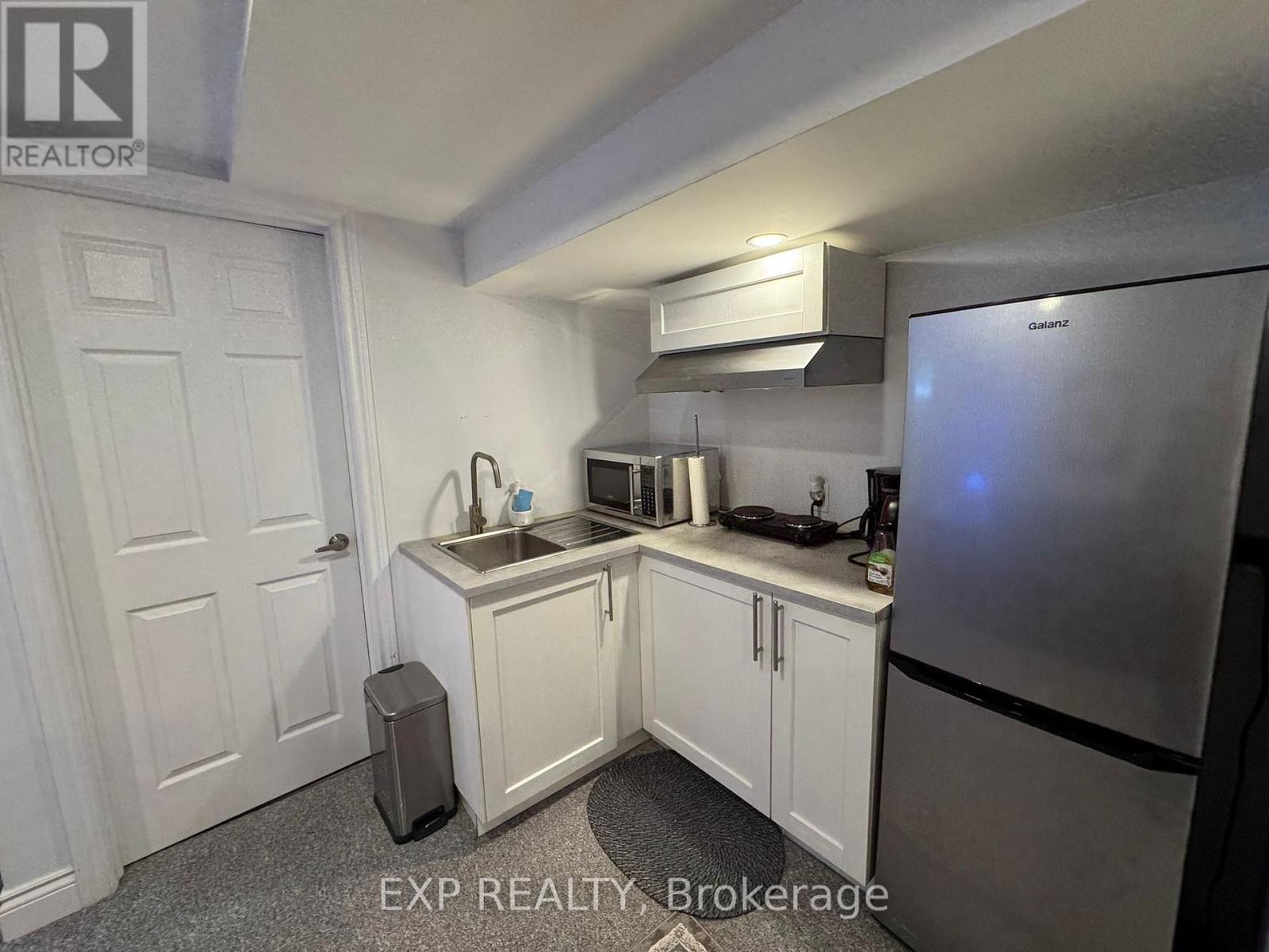 16 Haida Drive, Aurora, Ontario  L4G 3C7 - Photo 3 - N13134424