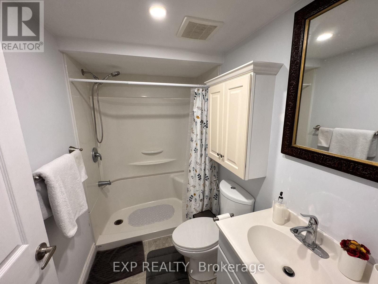 16 Haida Drive, Aurora, Ontario  L4G 3C7 - Photo 7 - N13134424