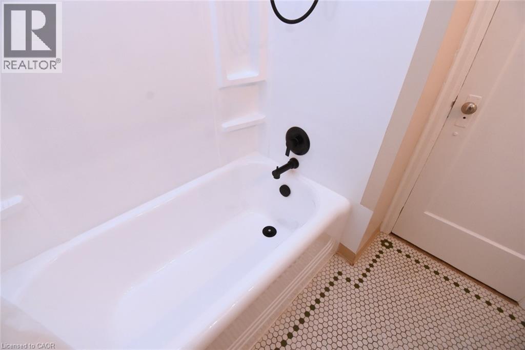 8 Norwood Road, Hamilton, Ontario  L8S 3P9 - Photo 25 - 40830709