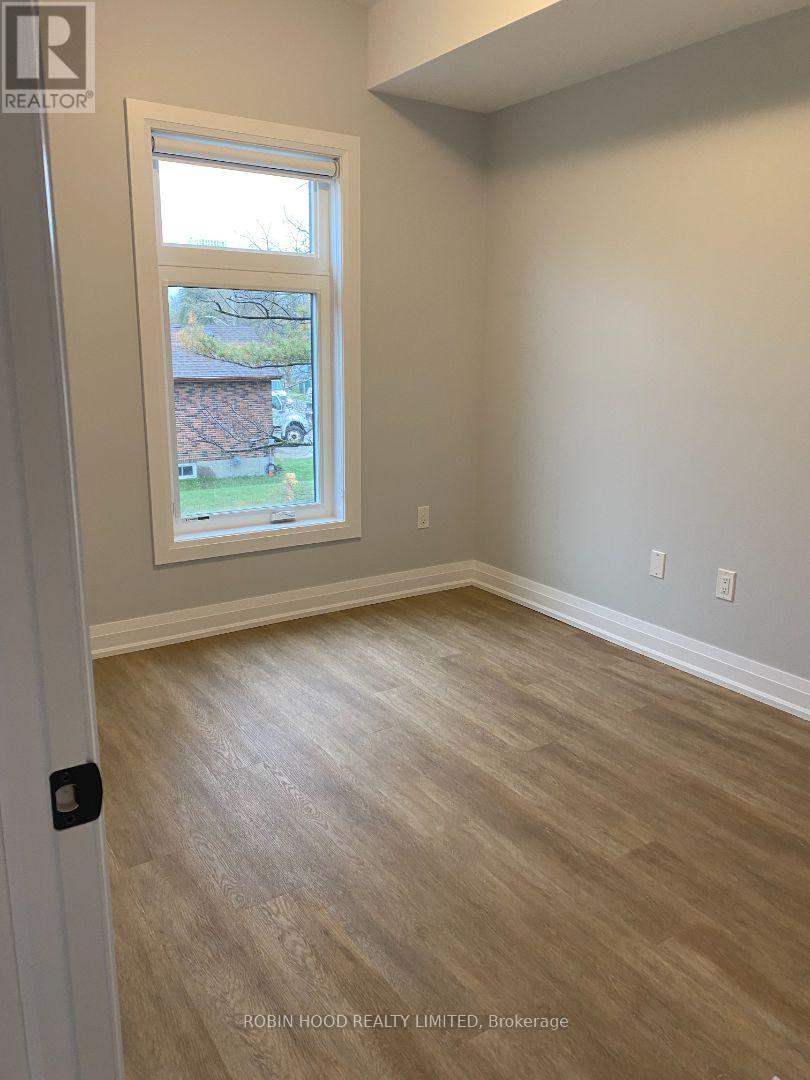 Unit 201 - 60 Donald Street, Barrie (Queen's Park), Ontario  L4N 1E3 - Photo 13 - S13134068