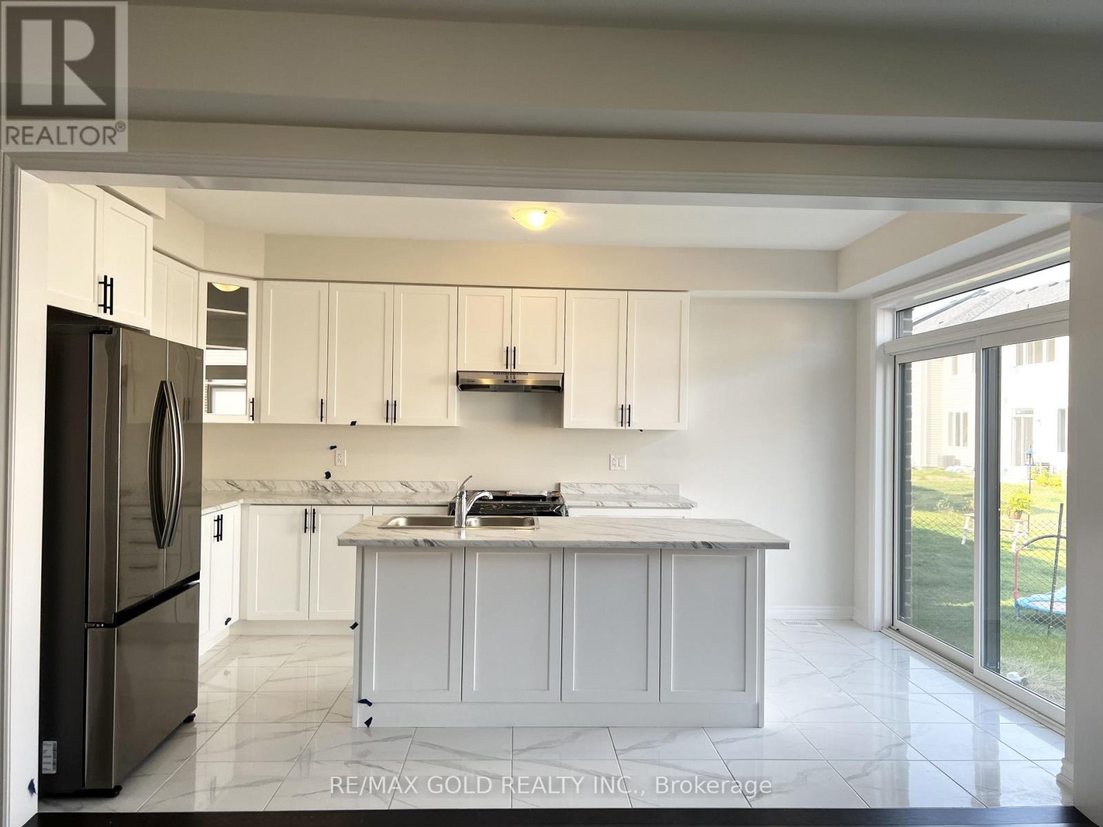 24 Hylton Drive, Barrie, Ontario  L9J 0W5 - Photo 23 - S13134116