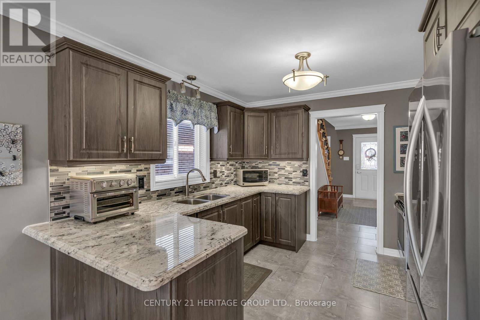 73 Stollar Boulevard, Barrie (Little Lake), Ontario  L4M 6N3 - Photo 24 - S13134138