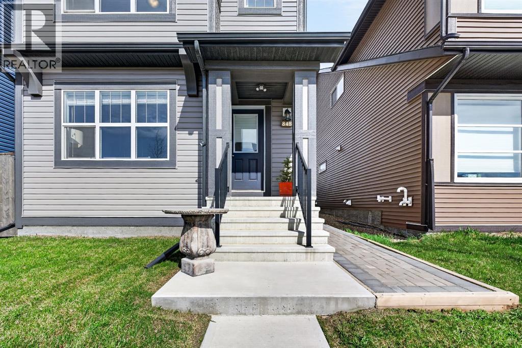 848 Chinook Gate Parade Sw, Airdrie, Alberta  T0M 0E0 - Photo 4 - A2311321
