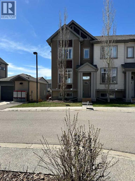 113 Copperpond Row SE, Calgary, Alberta  T2Z 1H3 - Photo 3 - A2302891
