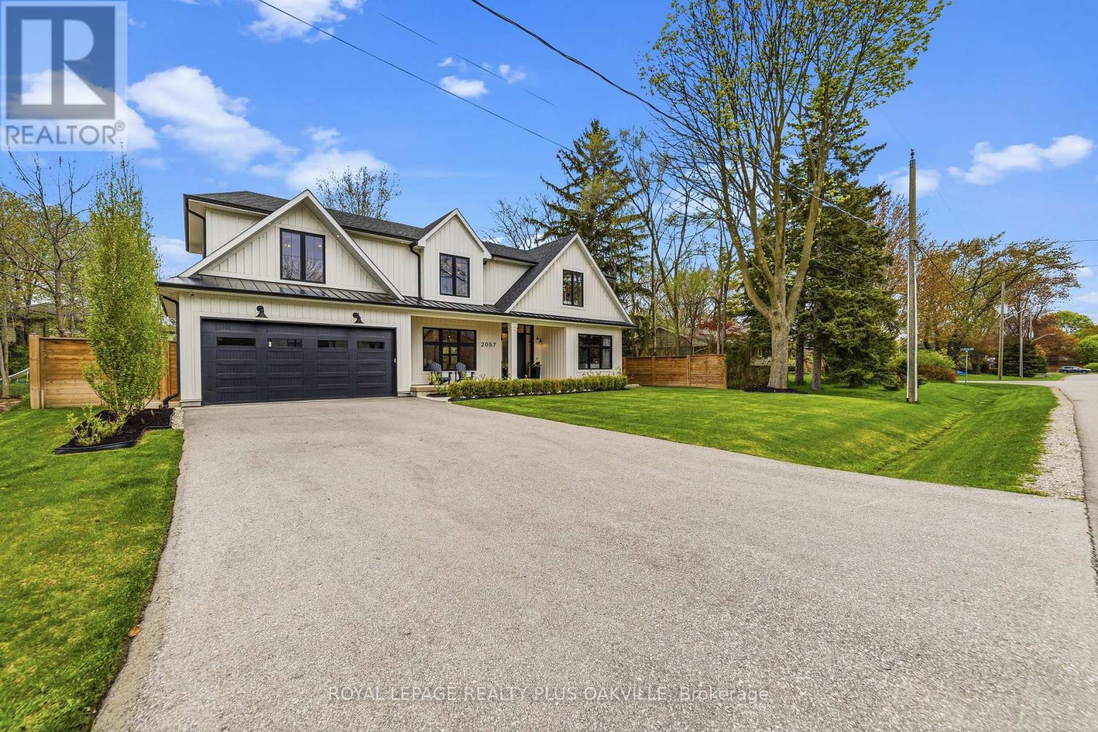 2057 Salvator Boulevard, Oakville, Ontario  L6L 1M9 - Photo 2 - W13134010