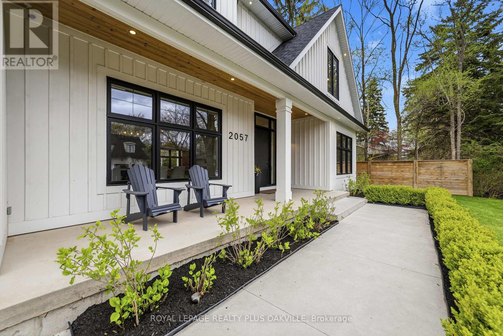 2057 Salvator Boulevard, Oakville, Ontario  L6L 1M9 - Photo 3 - W13134010
