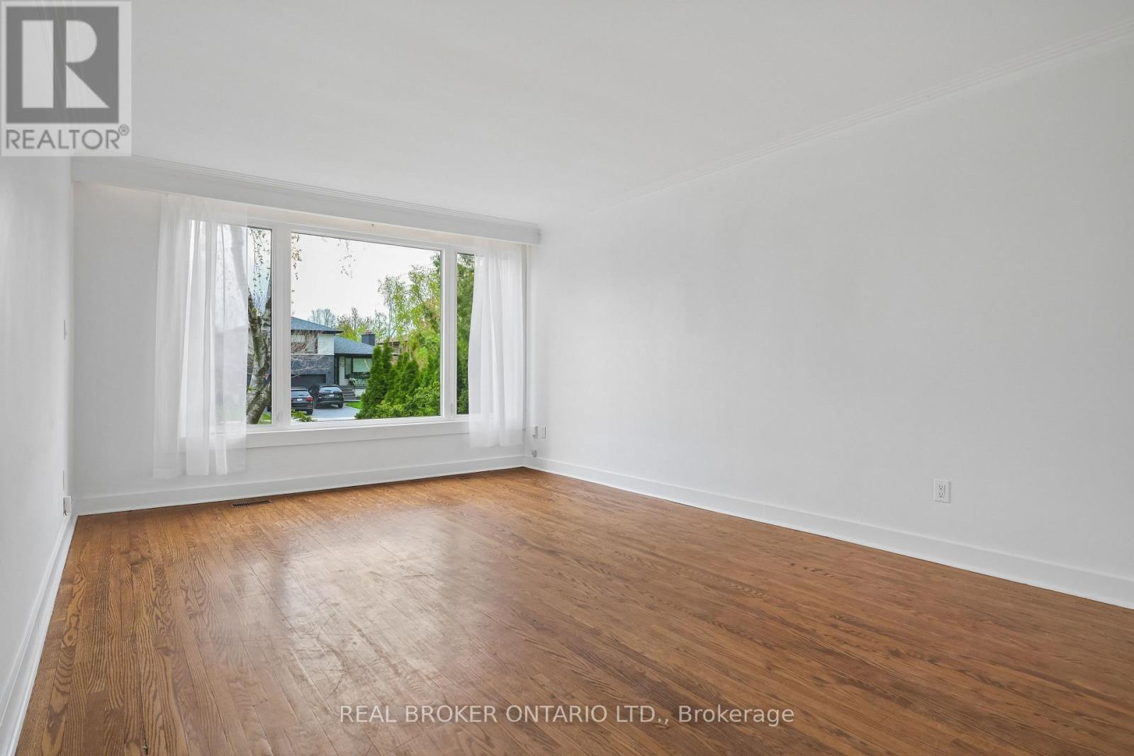 77 Norgrove Crescent, Toronto, Ontario  M9P 3C7 - Photo 15 - W13134042