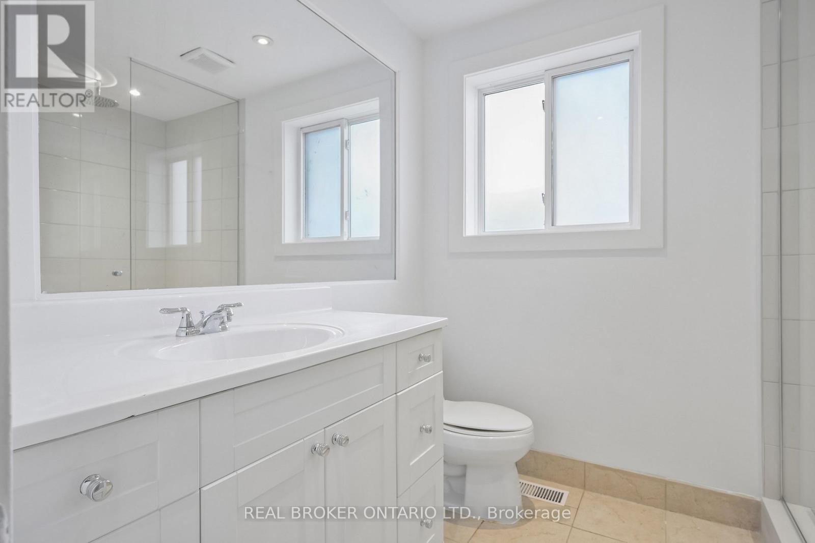 77 Norgrove Crescent, Toronto, Ontario  M9P 3C7 - Photo 17 - W13134042