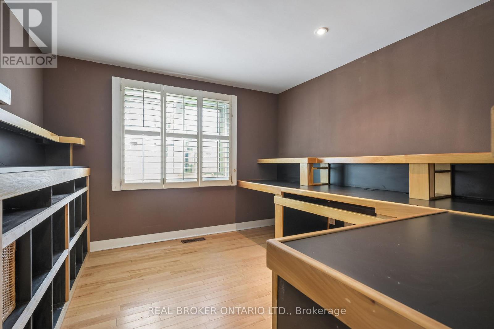 77 Norgrove Crescent, Toronto, Ontario  M9P 3C7 - Photo 24 - W13134042