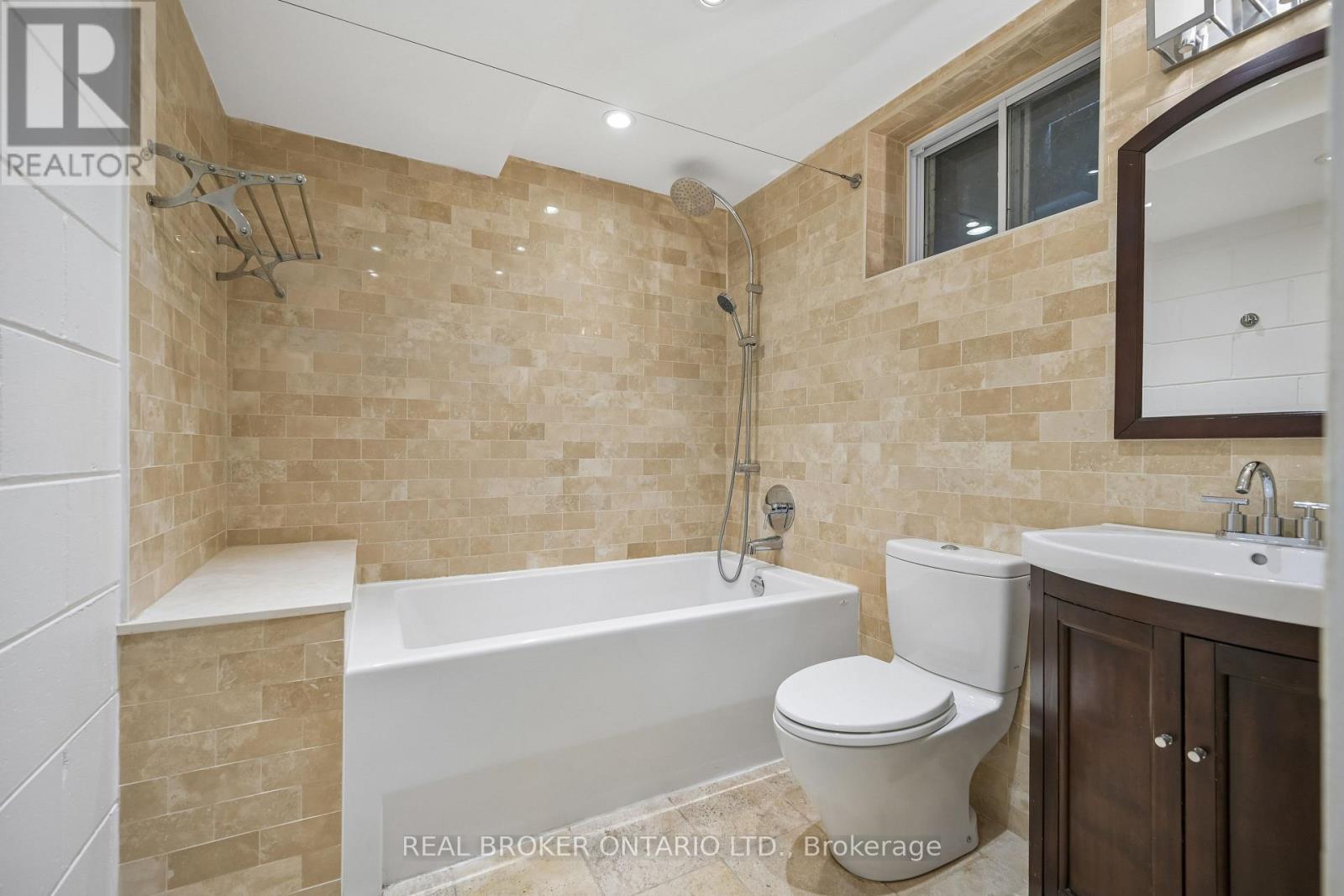 77 Norgrove Crescent, Toronto, Ontario  M9P 3C7 - Photo 25 - W13134042