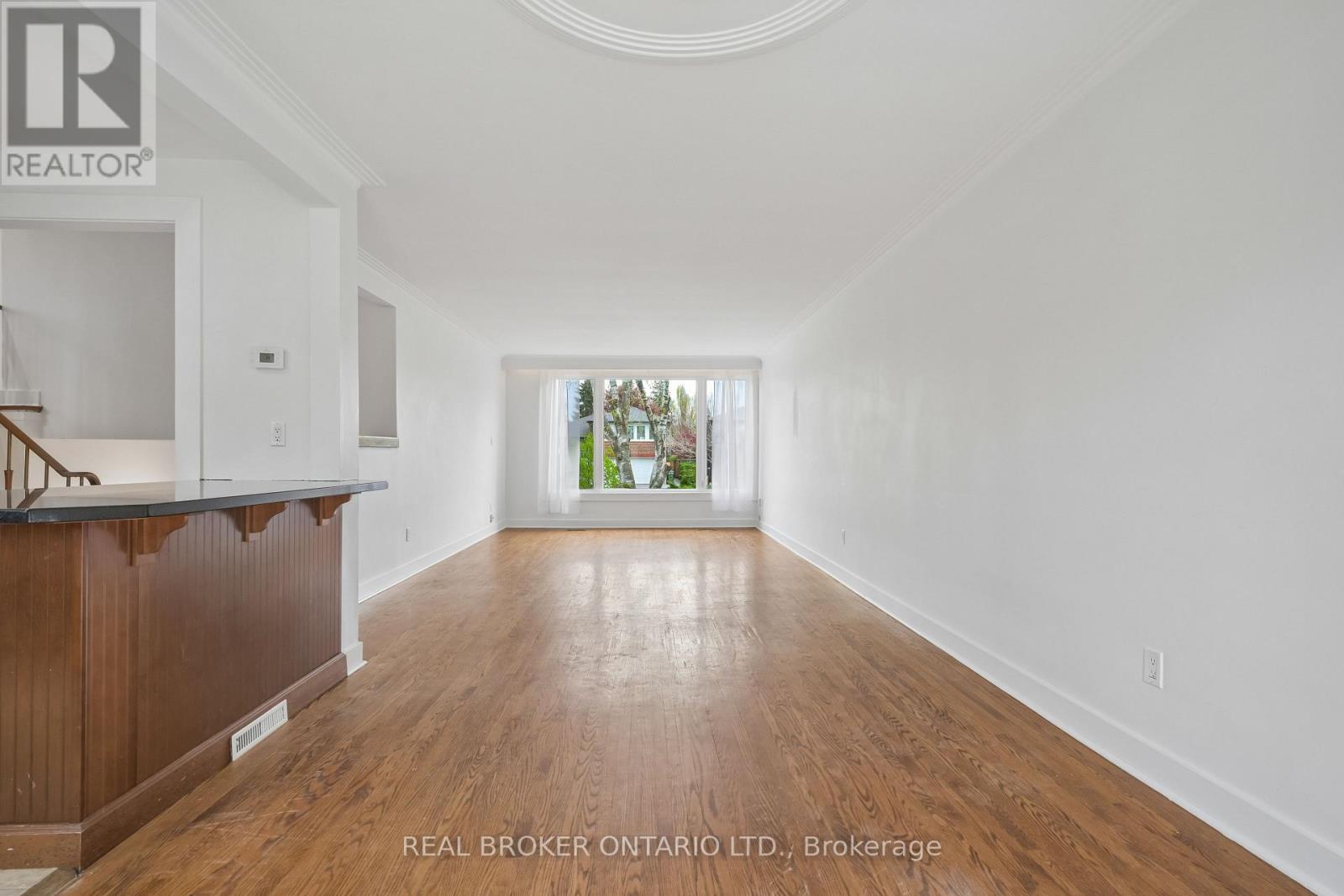 77 Norgrove Crescent, Toronto, Ontario  M9P 3C7 - Photo 9 - W13134042