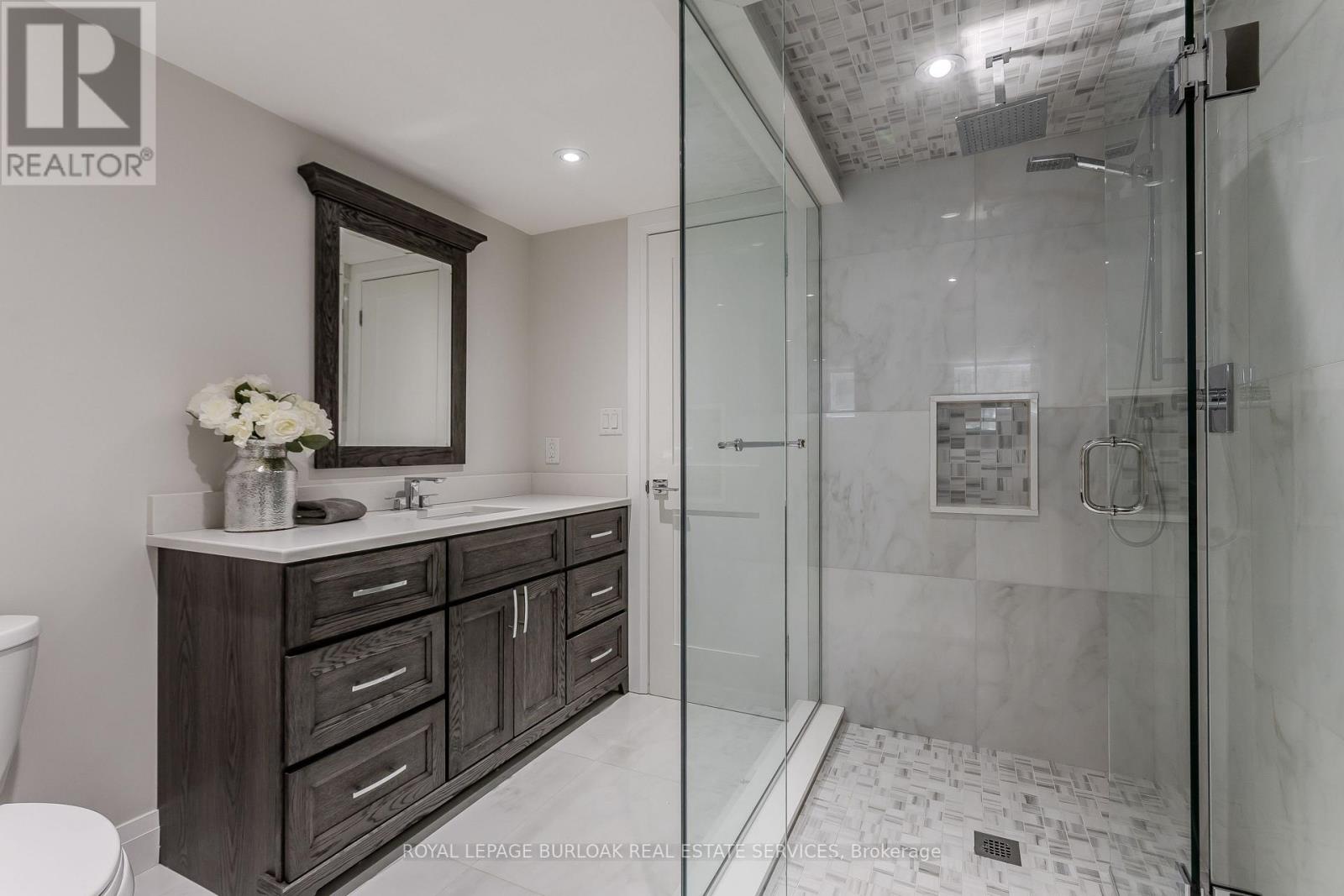 5411 Cornwall Crescent, Burlington, Ontario  L7L 3K2 - Photo 24 - W13134148