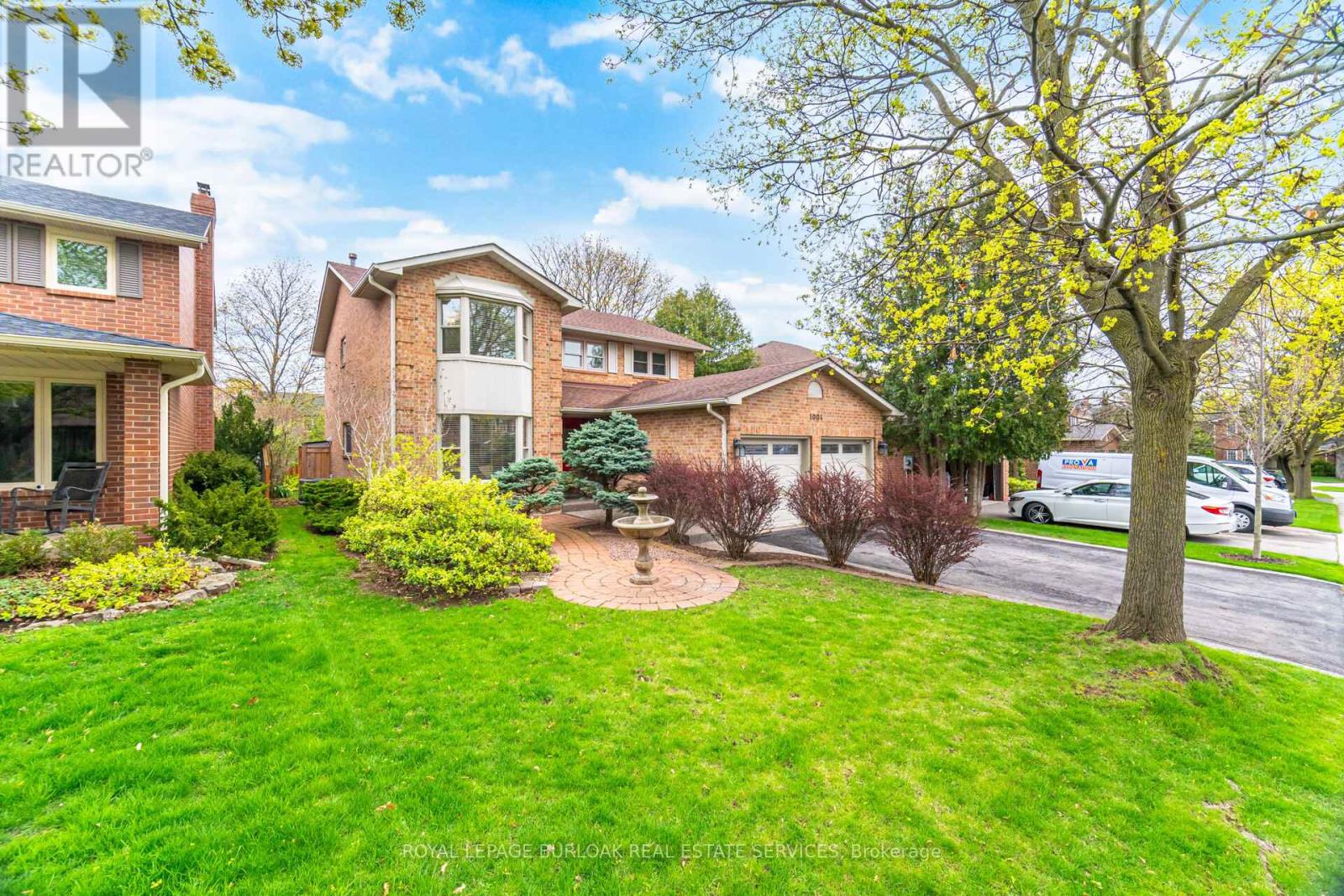 1004 Roxborough Drive, Oakville, Ontario  L6M 1E3 - Photo 3 - W13134200