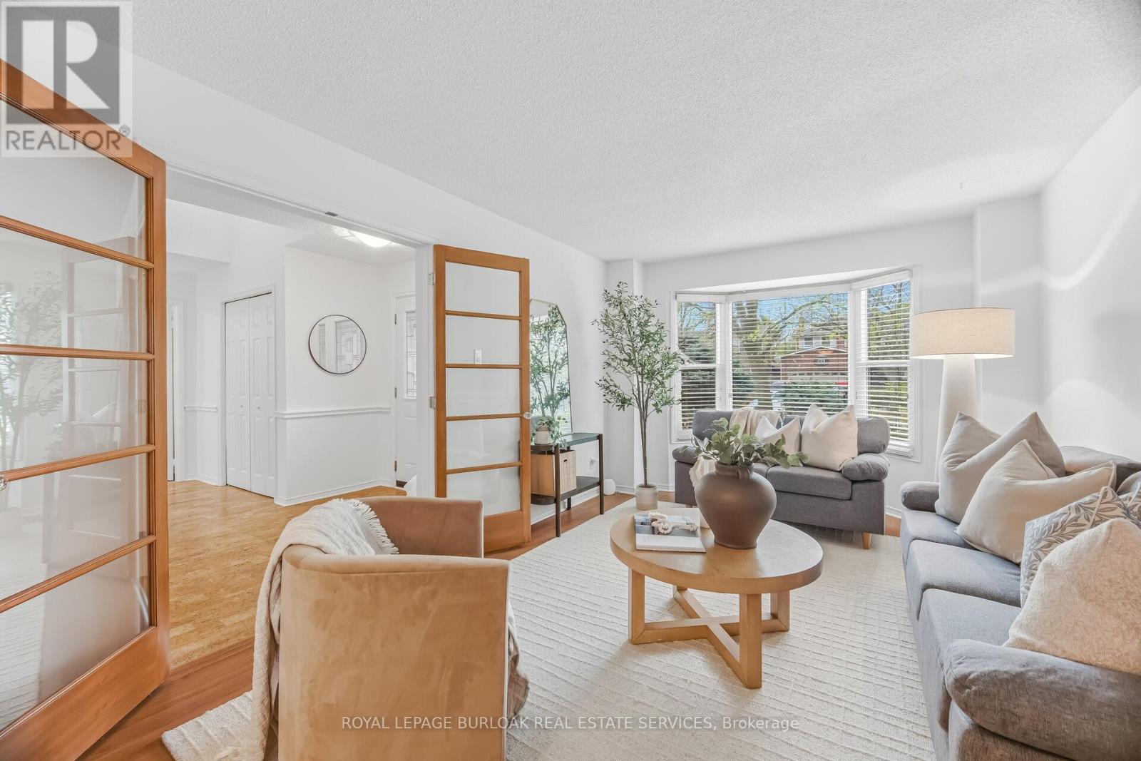 1004 Roxborough Drive, Oakville, Ontario  L6M 1E3 - Photo 7 - W13134200