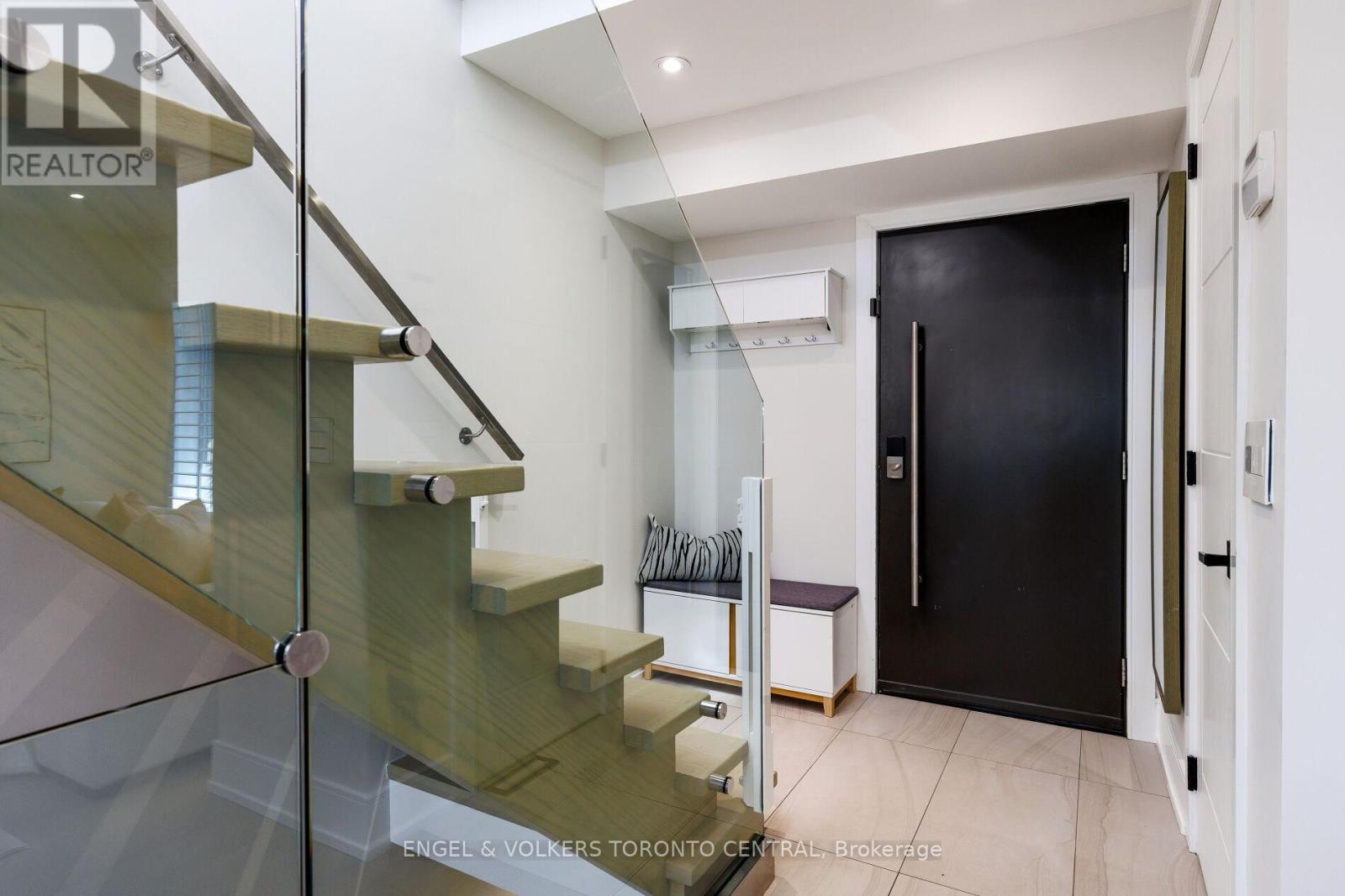 34 Rufford Road, Toronto, Ontario  M8W 4V6 - Photo 3 - W13134222