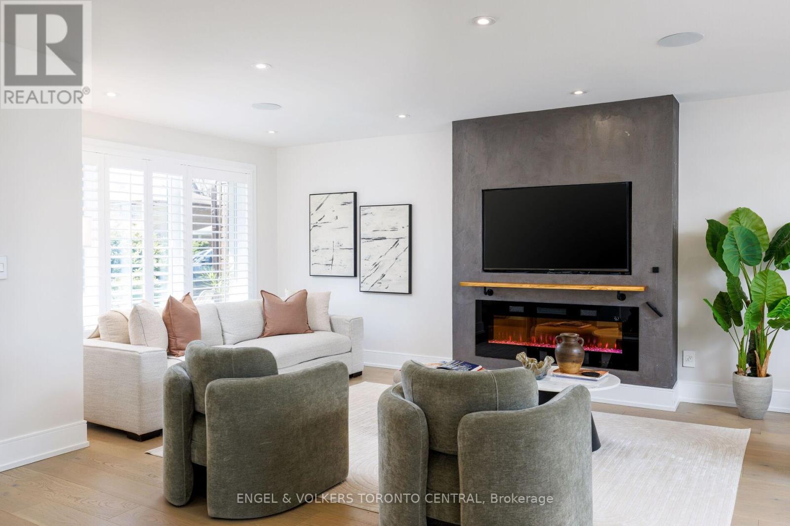 34 Rufford Road, Toronto, Ontario  M8W 4V6 - Photo 5 - W13134222