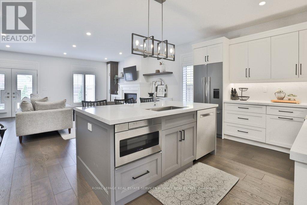 6 Iroquois Avenue, Mississauga, Ontario  L5G 1M6 - Photo 5 - W13134252