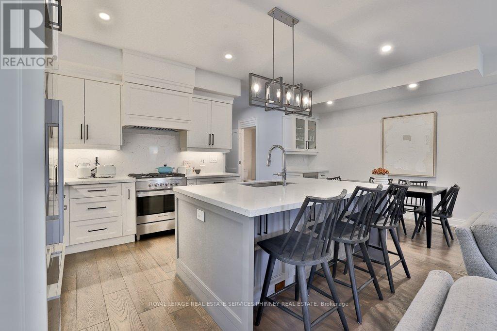 6 Iroquois Avenue, Mississauga, Ontario  L5G 1M6 - Photo 8 - W13134252