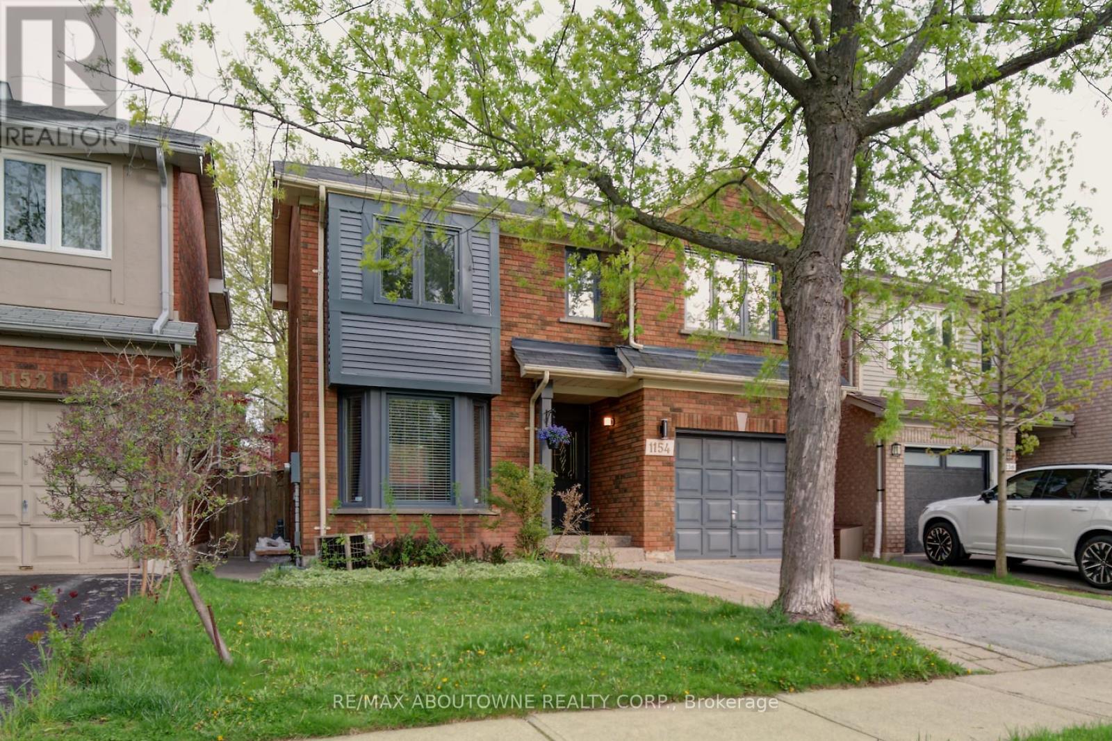 1154 Glen Valley Road, Oakville, Ontario  L6M 3K6 - Photo 2 - W13134310