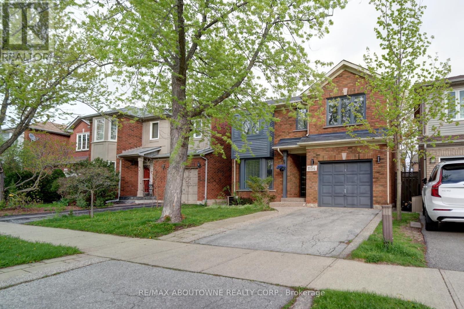 1154 Glen Valley Road, Oakville, Ontario  L6M 3K6 - Photo 3 - W13134310