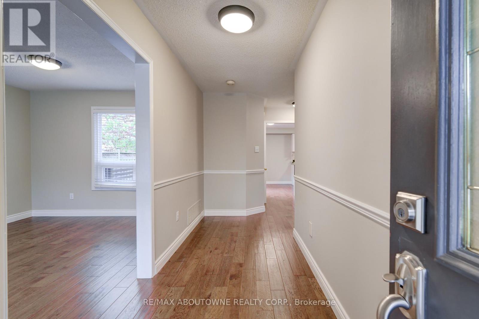1154 Glen Valley Road, Oakville, Ontario  L6M 3K6 - Photo 5 - W13134310