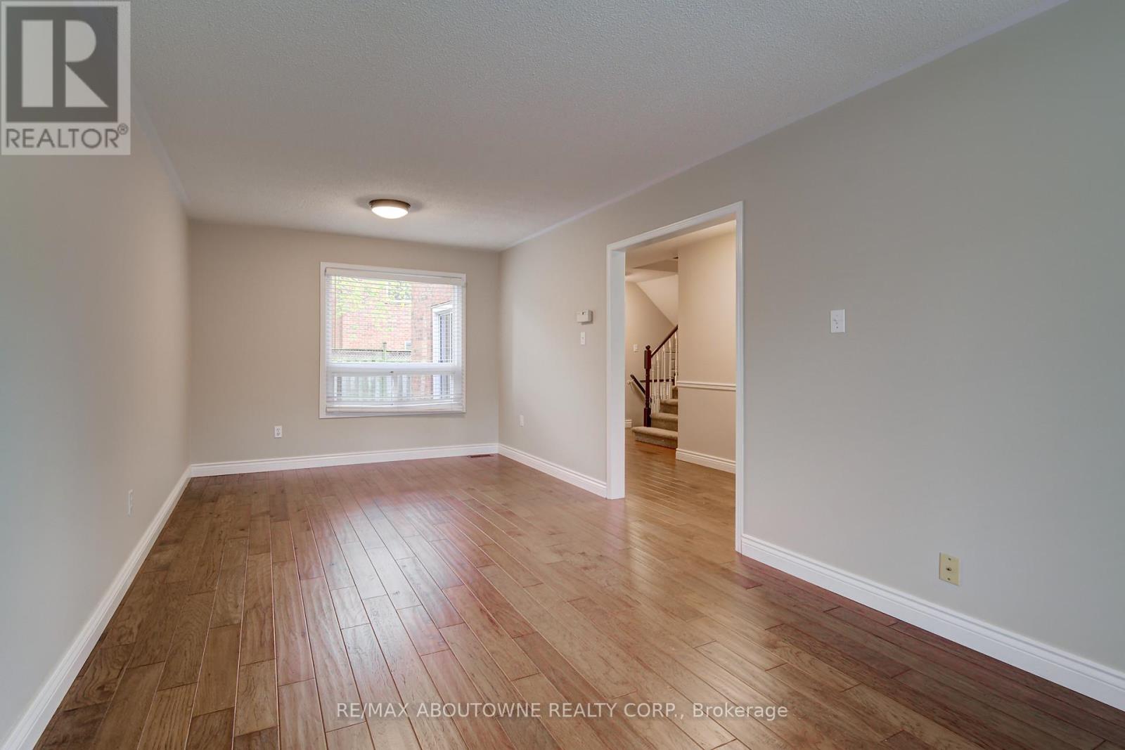 1154 Glen Valley Road, Oakville, Ontario  L6M 3K6 - Photo 6 - W13134310
