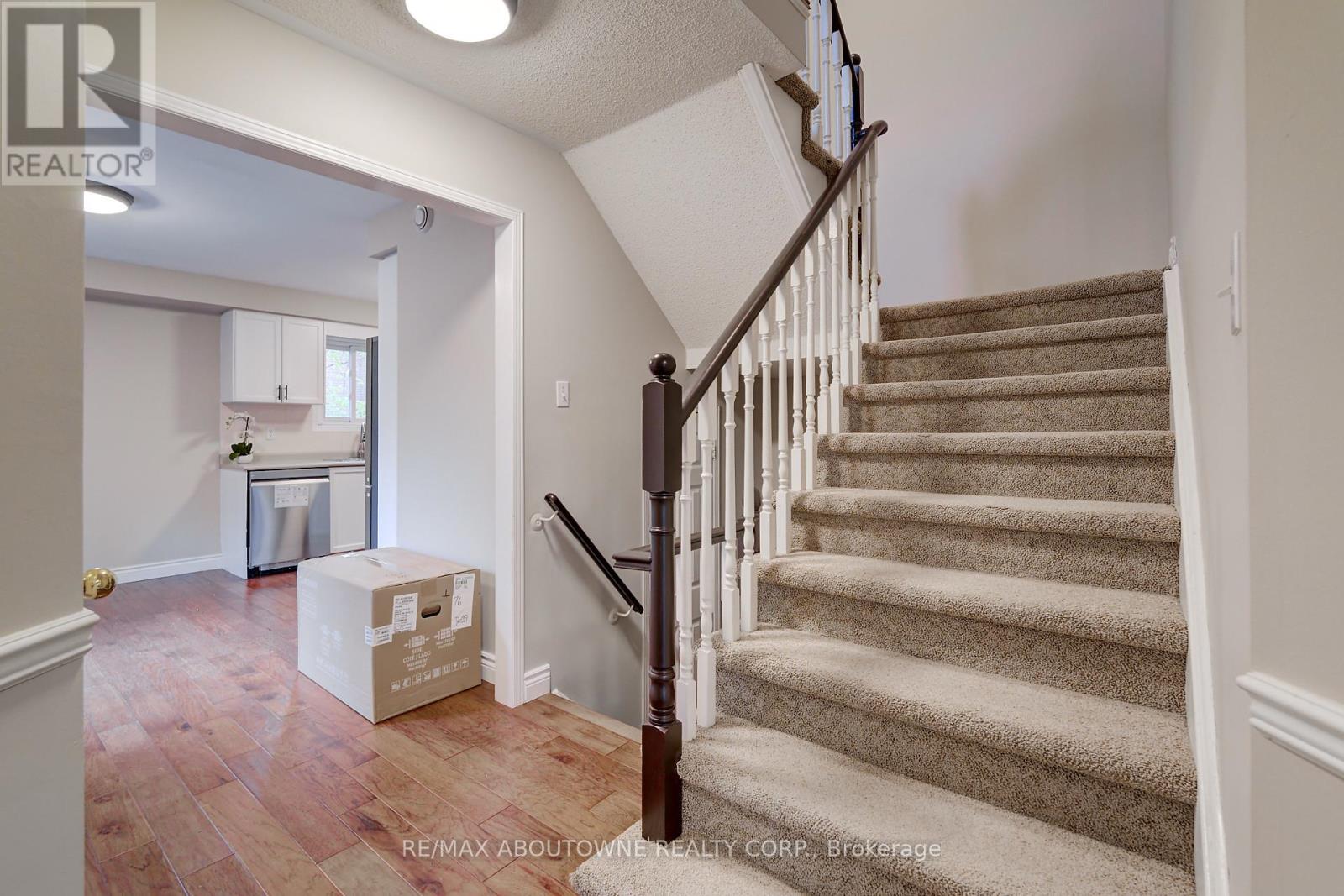 1154 Glen Valley Road, Oakville, Ontario  L6M 3K6 - Photo 7 - W13134310