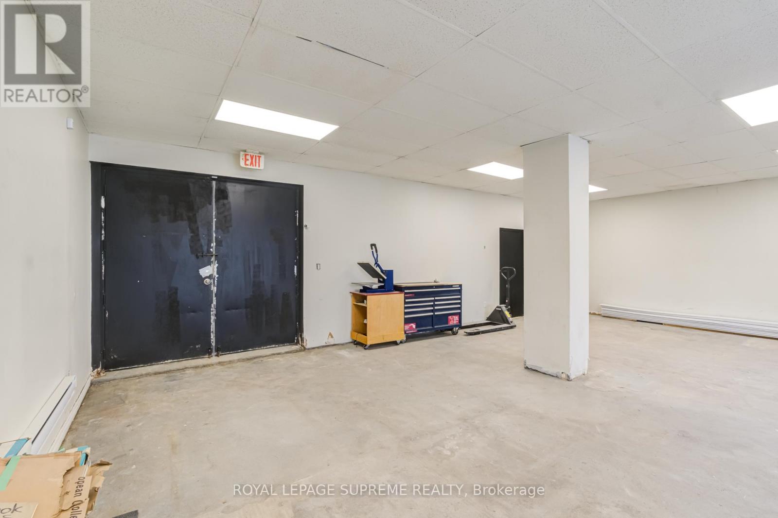 5 - 2696 St Clair Avenue W, Toronto, Ontario M6N 1M2 - Photo 12 - W13134398